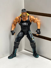 Load image into Gallery viewer, WCW Hulk Hogan w/ T-shirt
